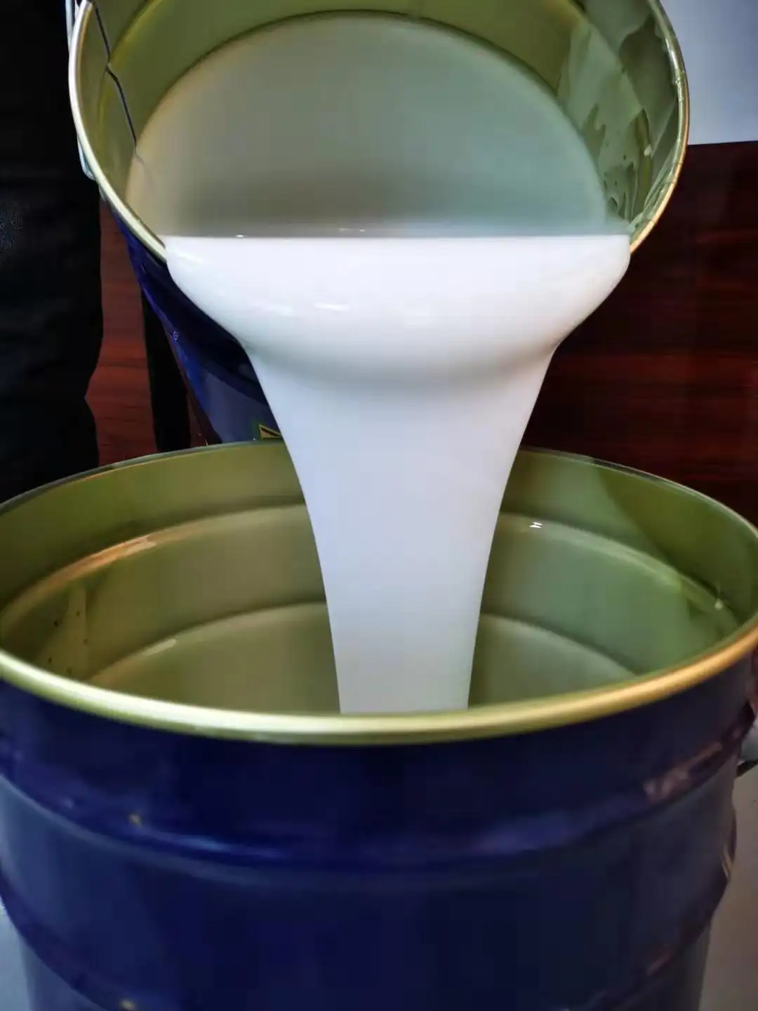 如何避免液體硅膠出現(xiàn)中毒現(xiàn)象？